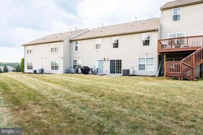 Building Photo - 112 Hawk Ct