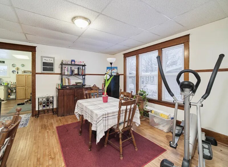 Building Photo - 720 E Ludington Ave