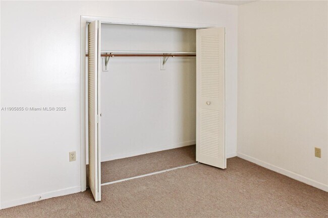 Building Photo - 8867 SW 36th St