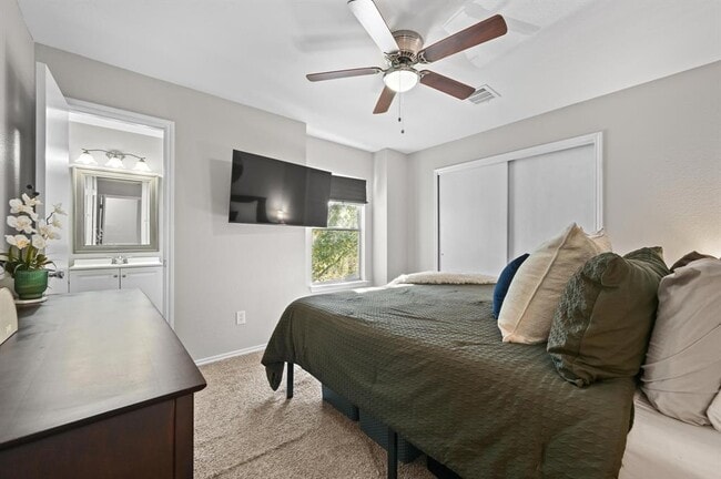 Building Photo - 13404 Coomes Dr