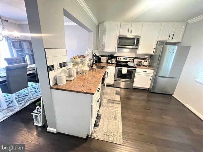 Building Photo - 9437 Hickory View Pl
