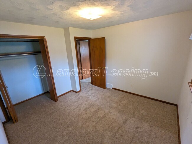 Building Photo - Charming 3-Bedroom Ranch with Spacious Lay...