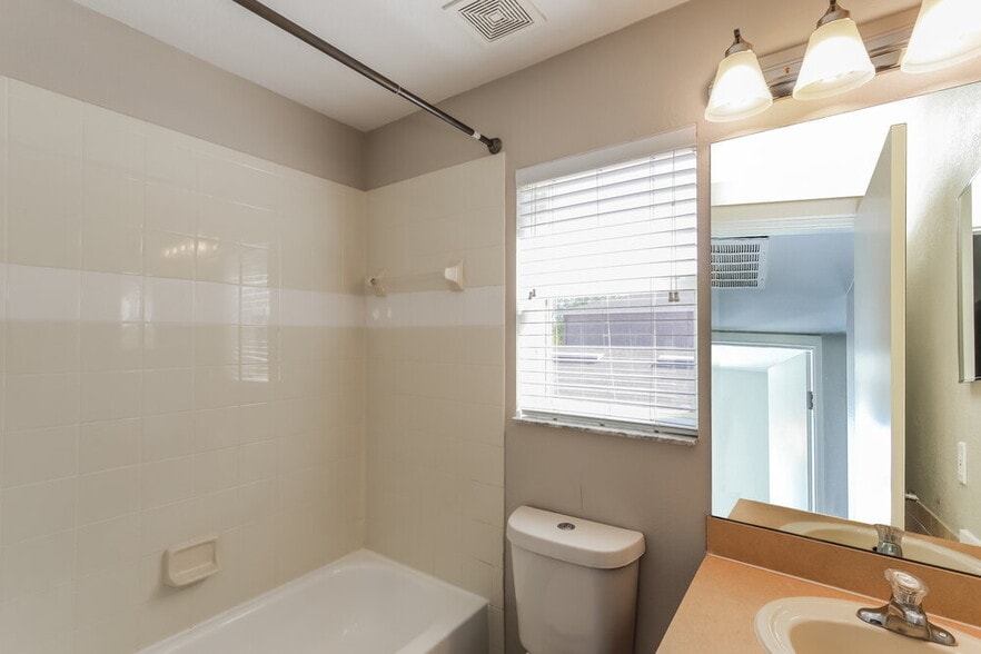 Building Photo - 3513 Cardinal Feather Dr