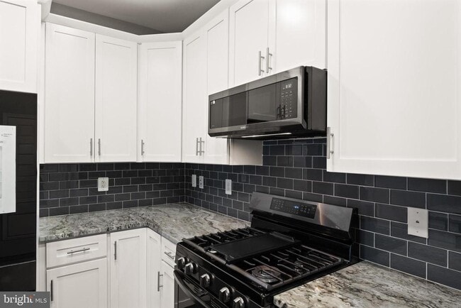 Building Photo - 9541 Center St