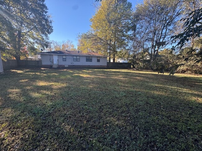 Building Photo - 1504 Lambard Dr