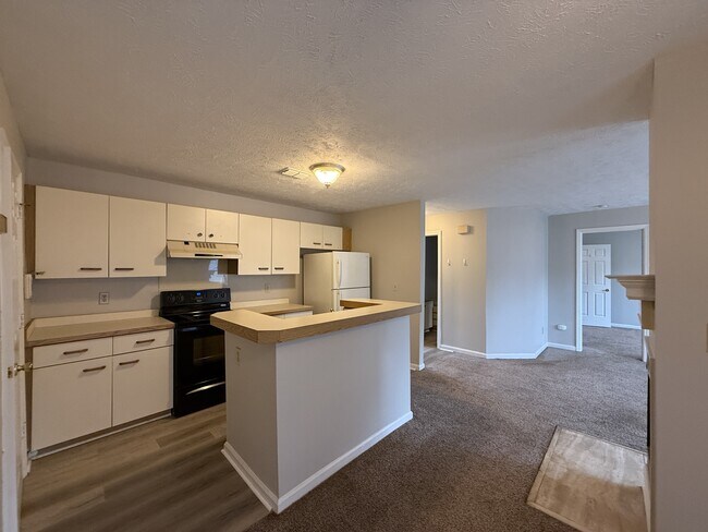 Building Photo - 979 Stewarts Creek Dr