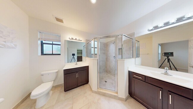 Building Photo - 2 Bed/2.5 Bath Spacious Townhome In Lake Worth!  ** Two Master Bedrooms ** Available SOON **