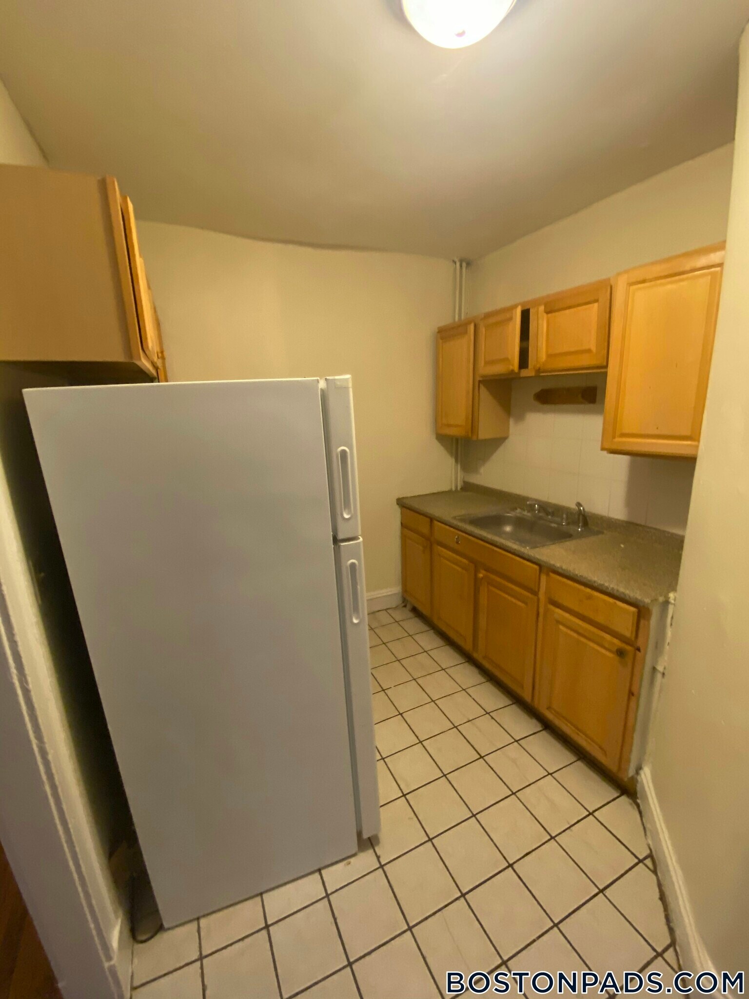 Building Photo - 244 Kelton St