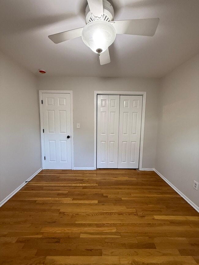 Building Photo - 16 Meadowview Dr