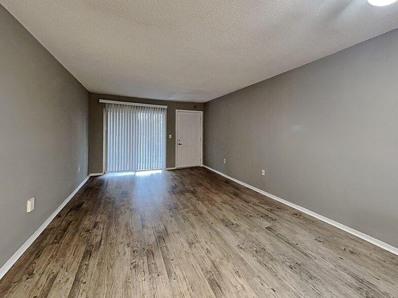 Building Photo - 476 Banyon Tree Cir