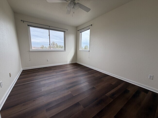Building Photo - 653 Millet Cir