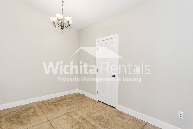 Building Photo - 3 bedroom 2 bath duplex - Derby Schools