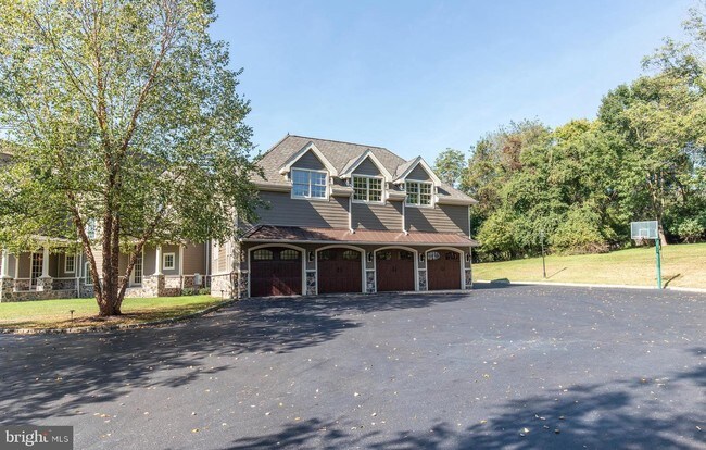 Building Photo - 2115 Pony Trail Dr