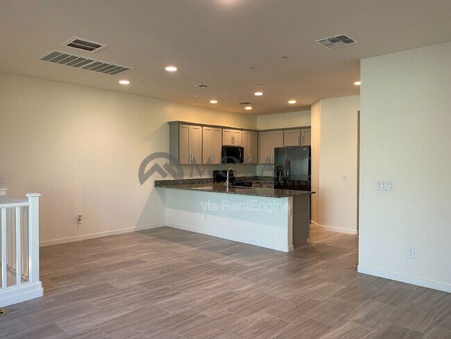 Building Photo - 4058 E Erie St