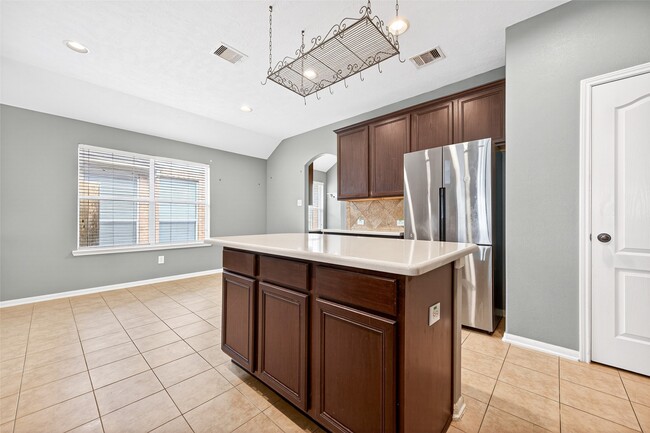 Building Photo - 24822 Diamond Run Ct
