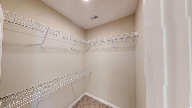 Building Photo - 84 Racquet Club Dr