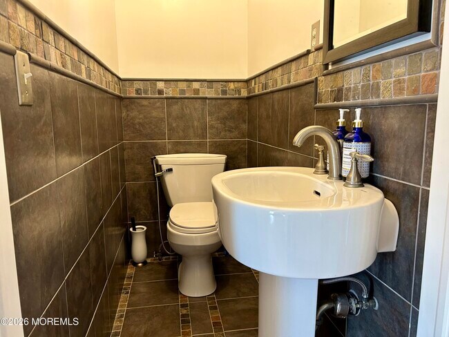 Building Photo - 82 3rd St