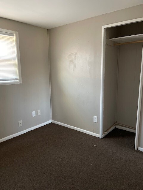 Building Photo - 116 E Stacie Rd