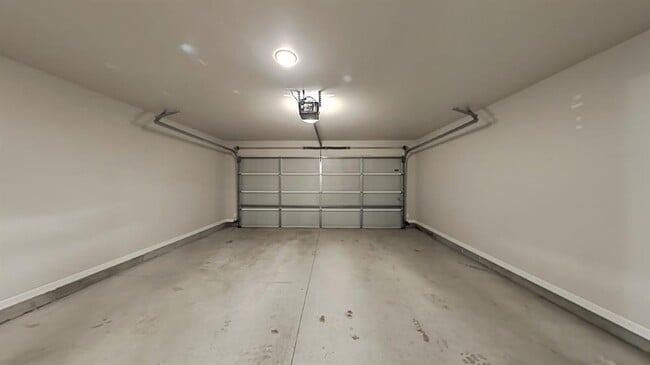 Building Photo - 4314 Stonehaven Dr