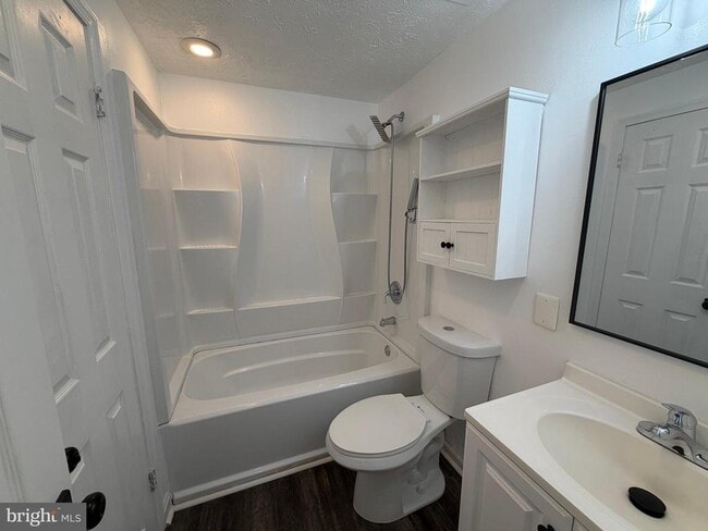 Building Photo - 125 Laurel Valley Ct