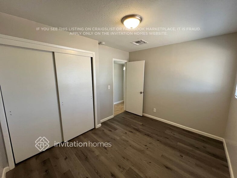 Building Photo - 141 E Millett Ave