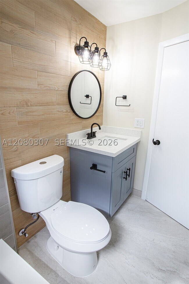 Building Photo - 9431 Boca Cove Cir