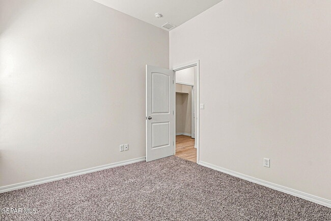 Building Photo - 13253 Coldham St