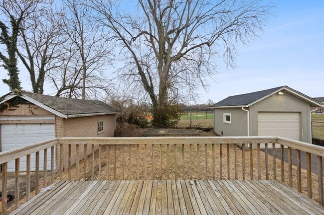Building Photo - HYDE PARK -Move In This Week, Get $500 Bac...