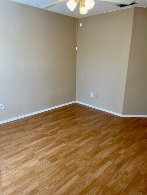 Building Photo - 124 Reserve Cir