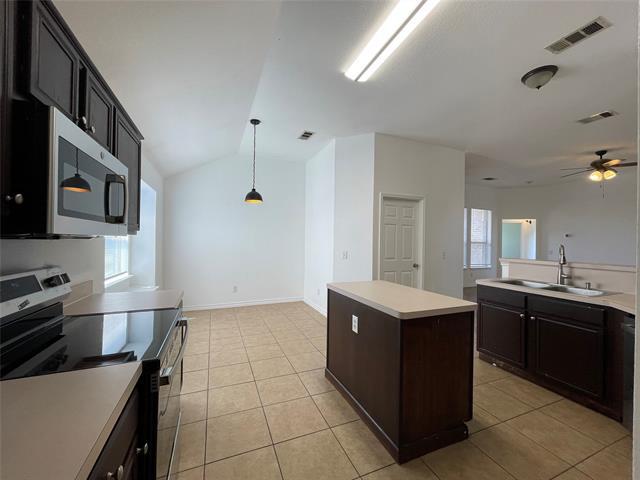 Building Photo - 117 S Rolling Meadow Dr