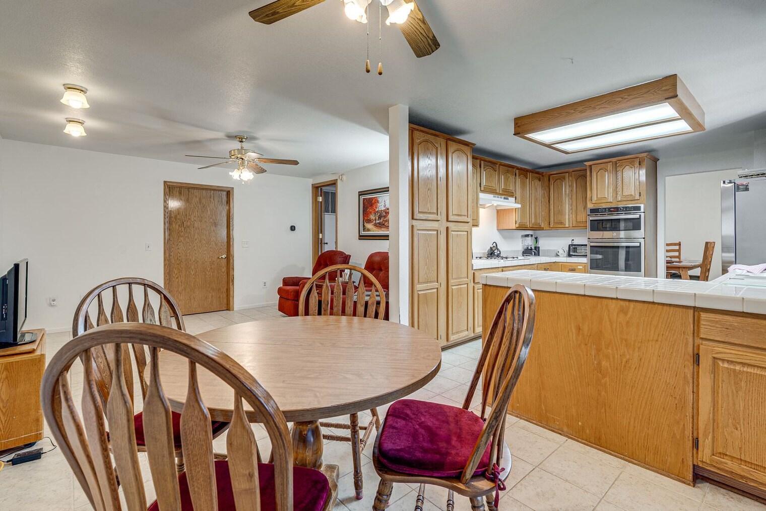 Building Photo - 2033 Silvercrest Dr