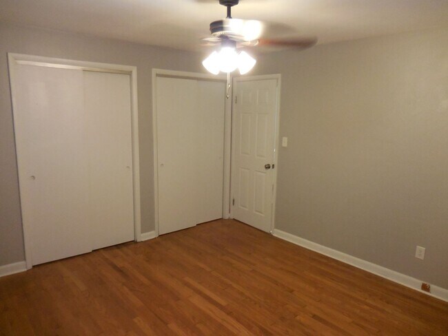 Building Photo - Gorgeous Two Bedroom/Two Full Bath Renovated Home In Kettering w/Full Finished Basement