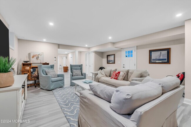 Building Photo - 118 Beacon Blvd