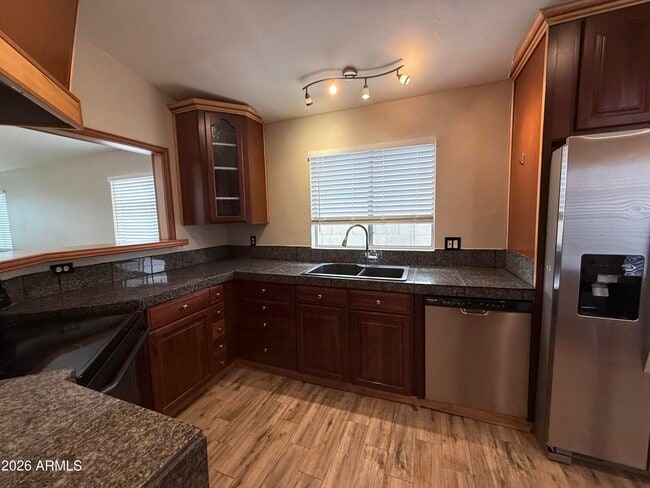 Building Photo - 2307 W Gail Dr