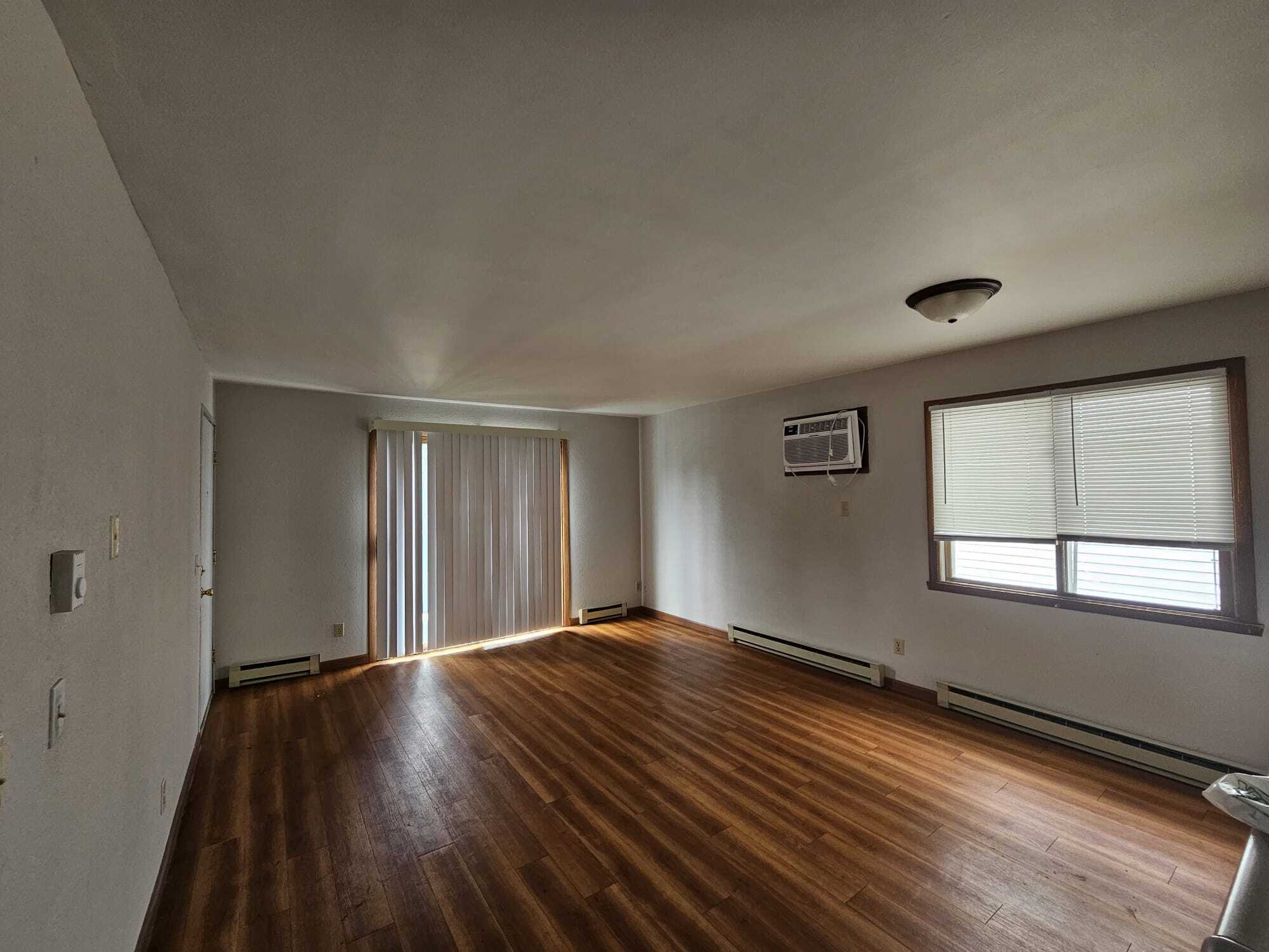 Building Photo - 708 W Lincoln Ave