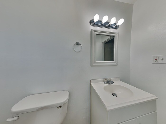 Building Photo - 2230 Rohr Dr