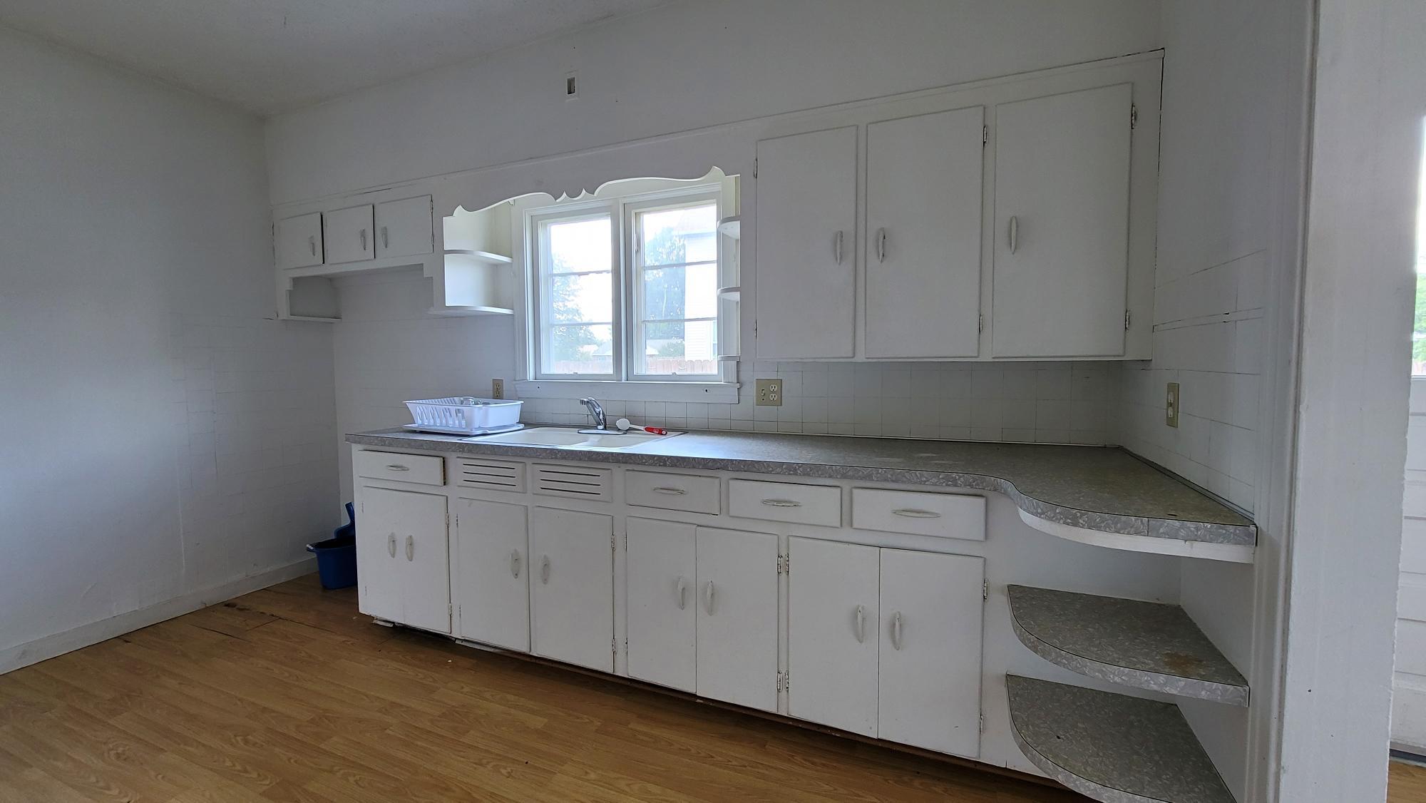 Building Photo - 658 S Rockhill Ave