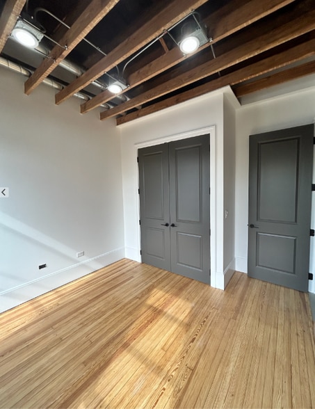 Building Photo - 3535 W Armitage Ave