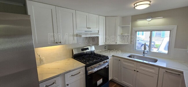 Building Photo - 17 Washington St