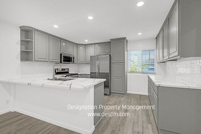 Building Photo - 3220 Casitas Ave