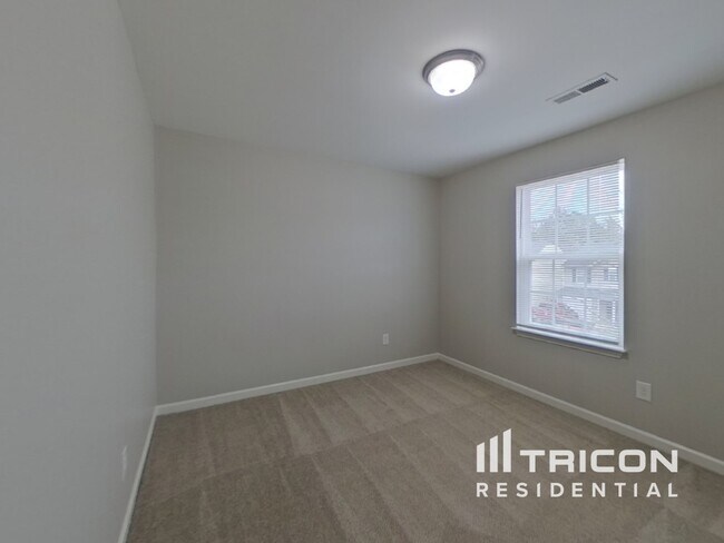 Building Photo - 6613 Pennacook Dr