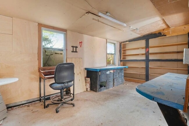 Building Photo - Huge 3 Bed 3 Bath House Near Texas Tech