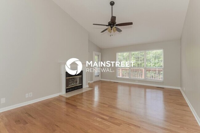 Building Photo - 4 Bedroom Pet-Friendly Home in Antioch, TN...
