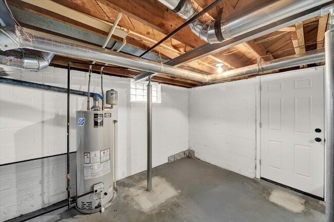 Building Photo - 10523 Howard Ave