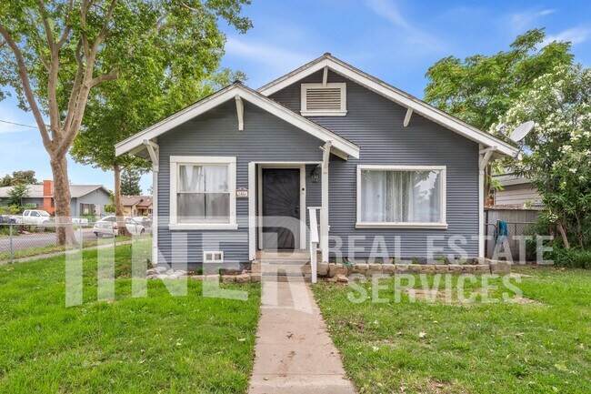 Building Photo - 348 B St