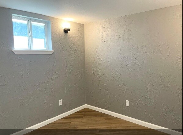 Building Photo - 7515 Bayway Dr