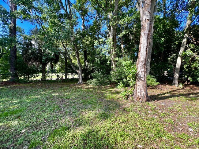 Building Photo - 5391 Golf Course Dr