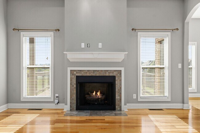 Building Photo - Pet Friendly on Exit 8!