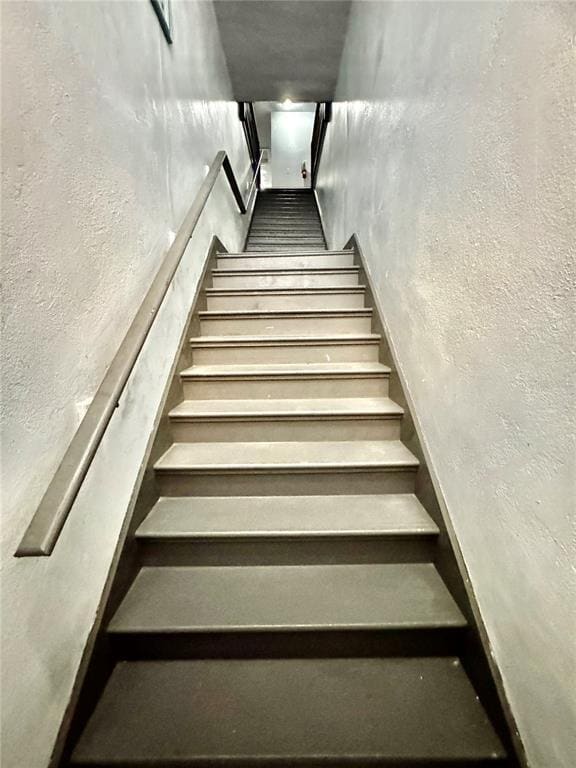 Building Photo - 35 N 6th St