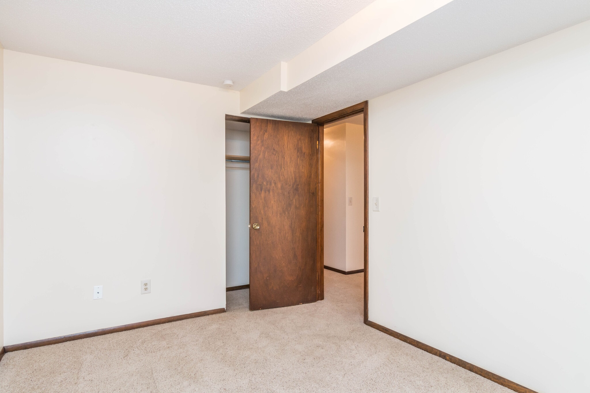 Building Photo - 811 Dondee Dr